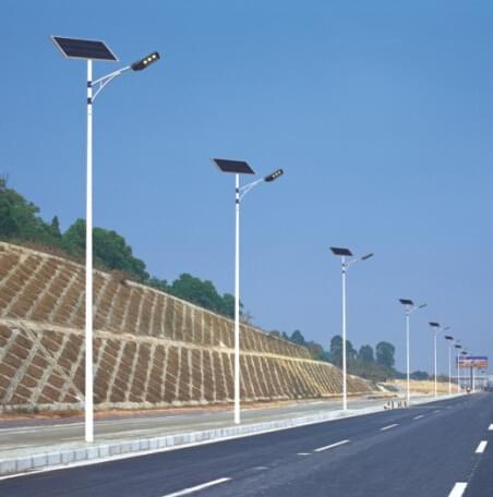 新疆风光互补太阳能路灯