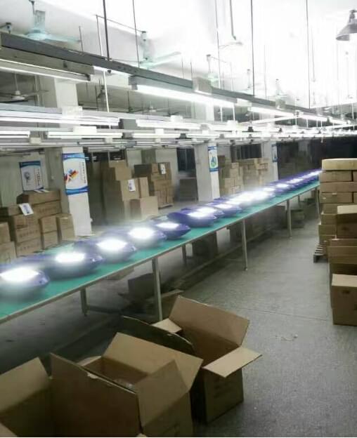 华可太阳能路灯老化中 华可太阳能路灯老化中