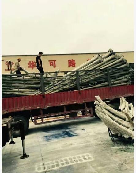 云南太阳能路灯装车中 云南太阳能路灯装车中