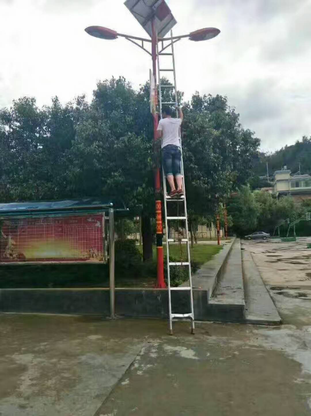 民族特色太阳能路灯 民族特色太阳能路灯
