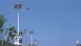 下雨天太阳能led路灯还能正常亮灯工作吗？