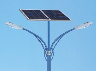 太阳能路灯比普通路灯多了哪些部件？