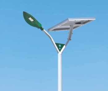 华可：LED太阳能路灯扮靓农村道路