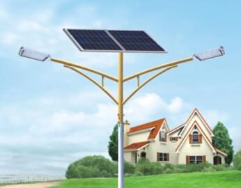 中秋佳节偶遇照明度偏暗的市政led太阳能路灯