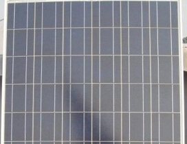 太阳能光伏发电系统安装在斜屋顶与平屋顶的容量比较