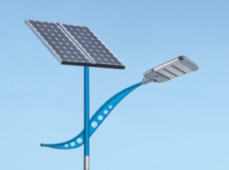 农村道路安装太阳能led路灯效率高、不用电费