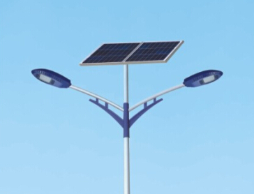 中山传统路灯被市政led太阳能路灯代替