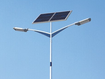 行业分析：太阳能路灯和传统路灯哪个费用高？