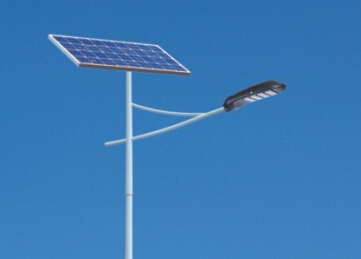 农村太阳能路灯因装不专业、缺乏运维，成了摆设