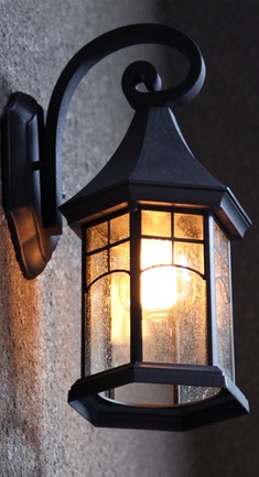 太阳能壁挂式庭院灯的优点有三节三控？