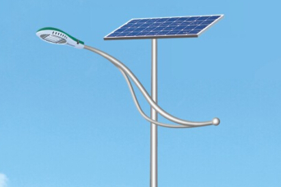 太阳能路灯灯杆生锈是由什么原因造成的？